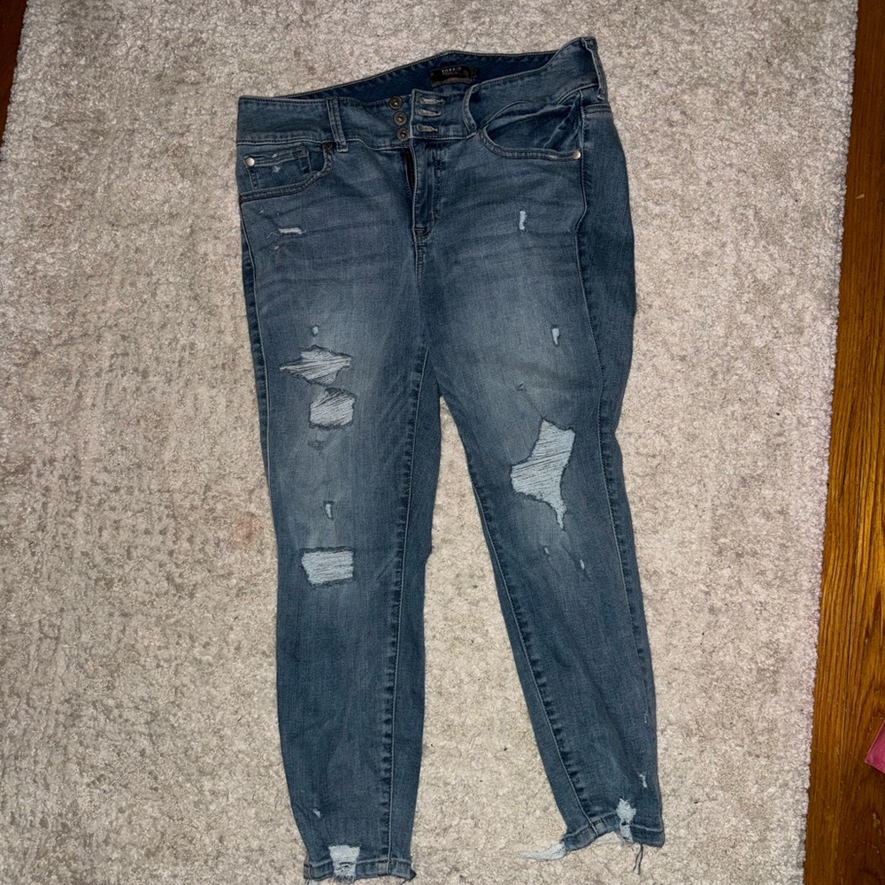 Torrid Distressed Jegging size 14 short
